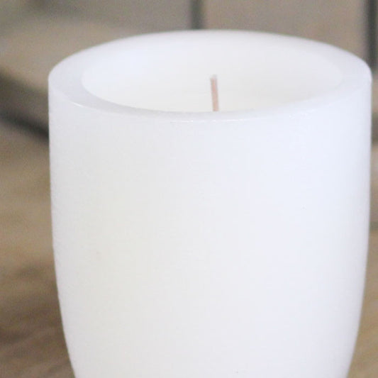 white-scented-pottle-candle